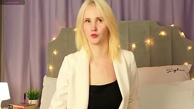 CrystalLili's cam snapshot