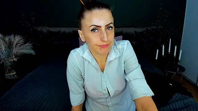 Rebecca_Diamond's cam snapshot