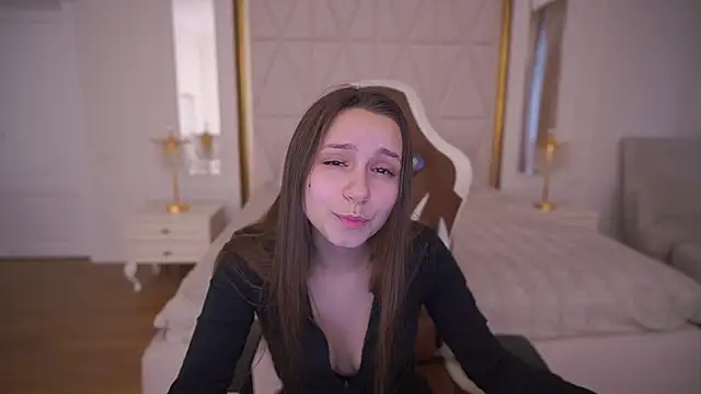 TinyNatalie's cam snapshot