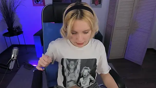 AuroraWrenfield's cam snapshot