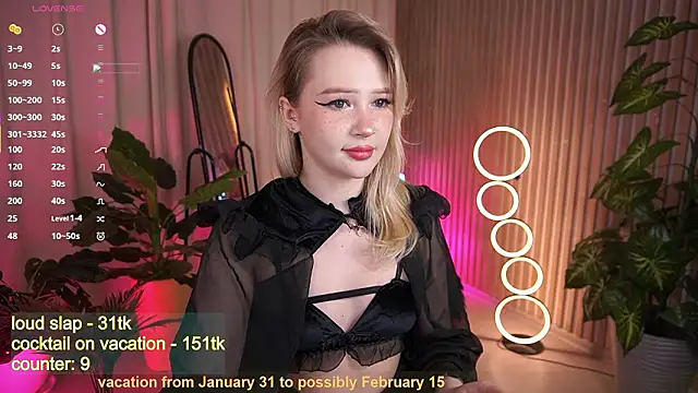 LauraWifeness's cam snapshot