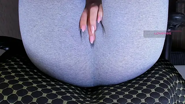 Cameltoe_squirt_inPants's cam snapshot