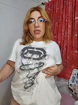 mila_curvy's cam snapshot