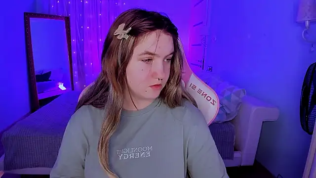 lovelyy_julia's cam snapshot