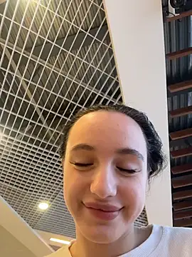 MiaTee's cam snapshot