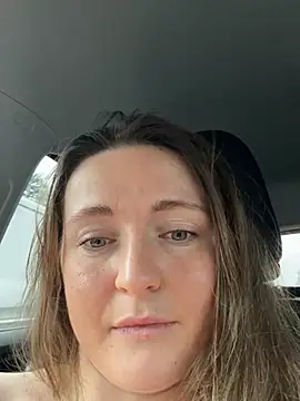 BustyBonnieUK live sex cam