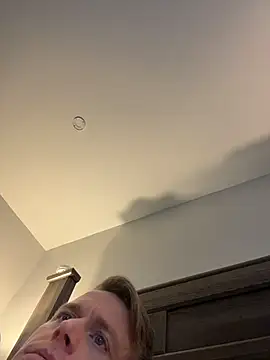 DILFiGuess1 live sex cam