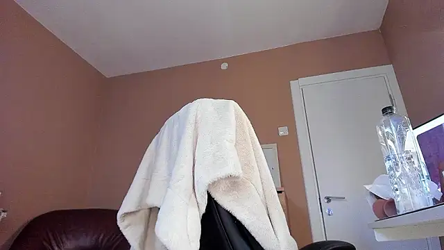 KaylaLaine live sex cam