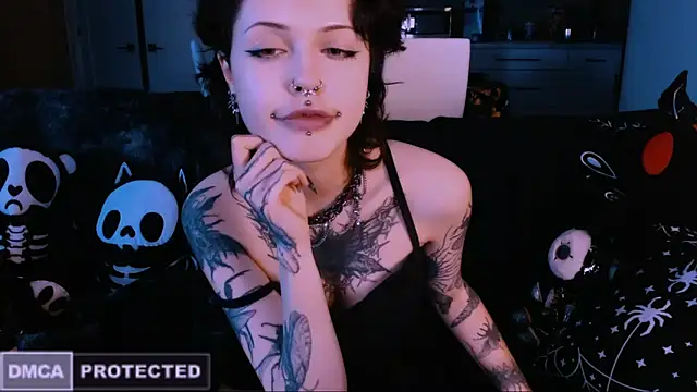 NaughtyLittleFox's cam snapshot