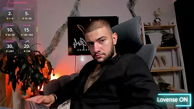 MaximusClark live sex cam