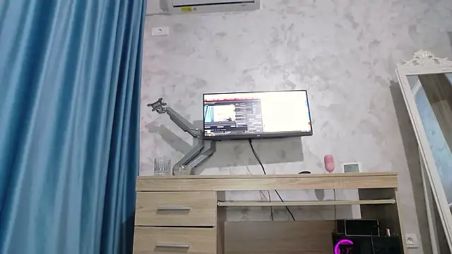 KarlyGray10's cam snapshot