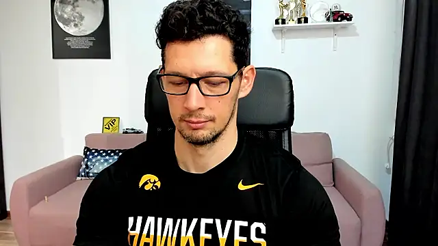 BrutusK08 live sex cam