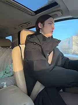 DollyTall's cam snapshot