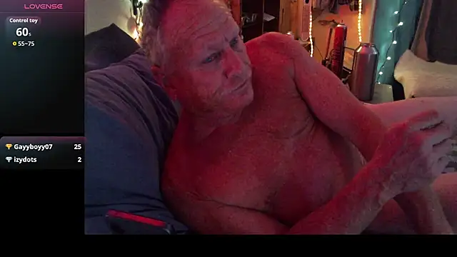 Pussyeat2please live sex cam