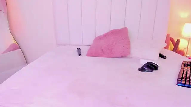 Cristal_horny69 live sex cam