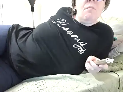 wetladyjoy's cam snapshot