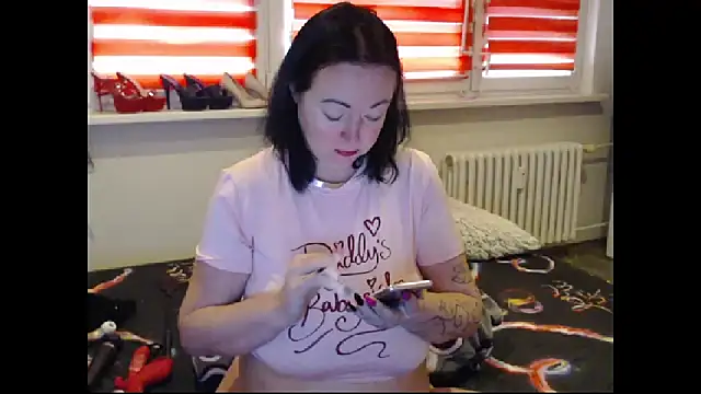 Alexie33 live sex cam