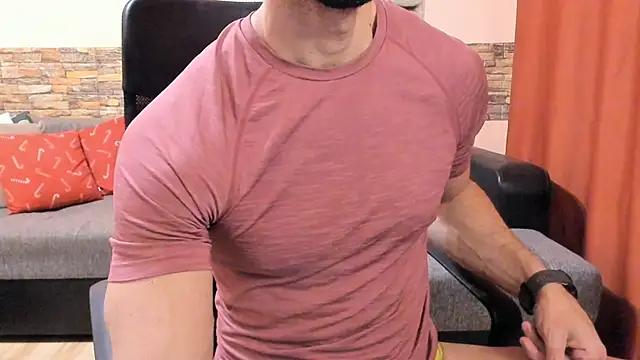 HotHunkTrainer live sex cam