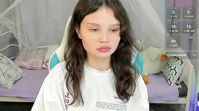 EmilyChaves live sex cam