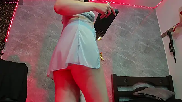 adellelennoxx's cam snapshot