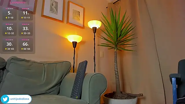 Ackerman_Eren_ live sex cam