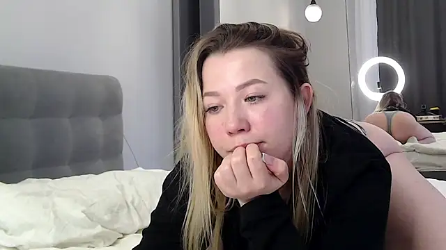 Embersweetbunny live sex cam