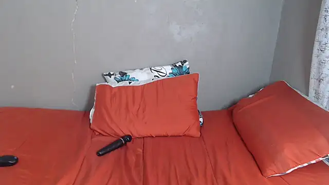 Lunalee's cam snapshot