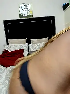 contagiousqueen's cam snapshot