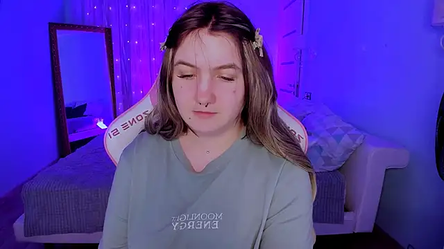 lovelyy_julia's cam snapshot