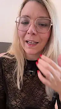 EmyLana live sex cam