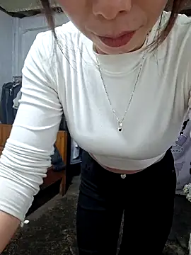 Adela-222's cam snapshot