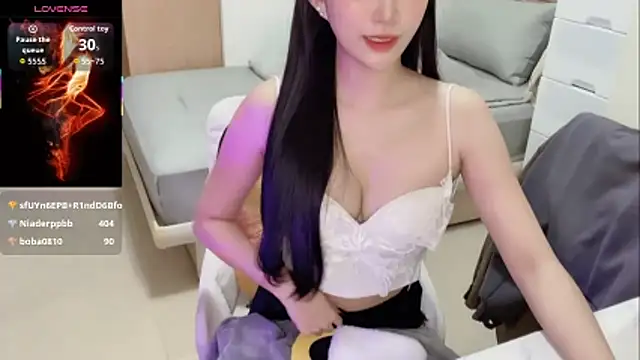 sexyy8818 live sex cam