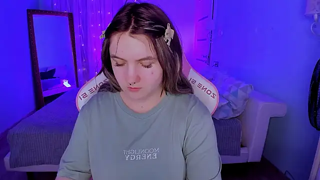 lovelyy_julia's cam snapshot