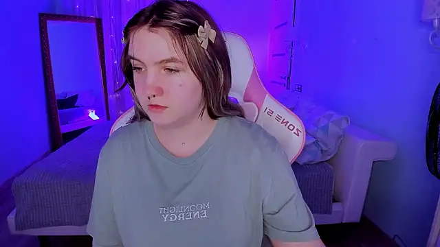 lovelyy_julia's cam snapshot