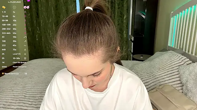 MiaBlanko's cam snapshot