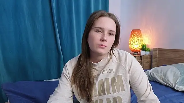 GenevieNyreen live sex cam