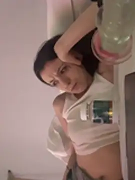 bunnythetailor's cam snapshot