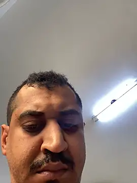 Layzie86 live sex cam