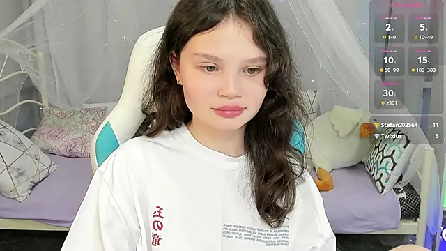 EmilyChaves live sex cam