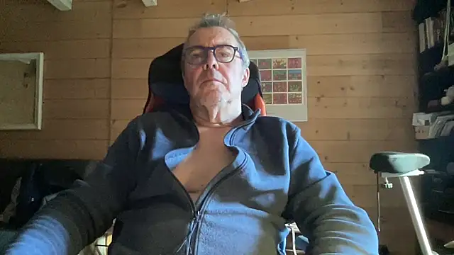 lelohop's cam snapshot