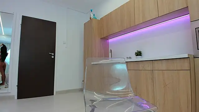 Britney_Charm_'s cam snapshot