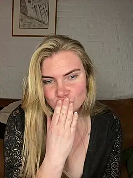 SexyBlondJoanna live sex cam