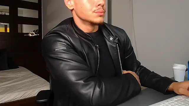 ElijahThorne's cam snapshot