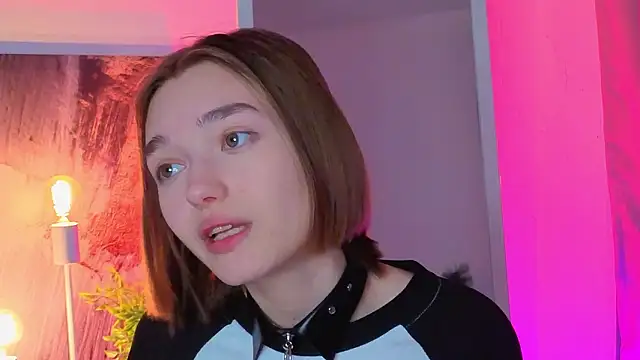 Leyla_crsh live sex cam