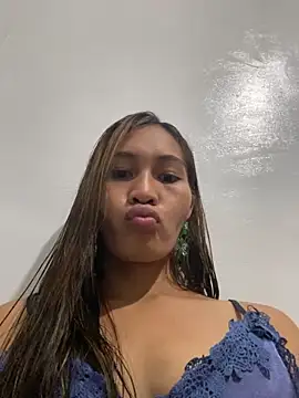 Strawberry-9090 live sex cam