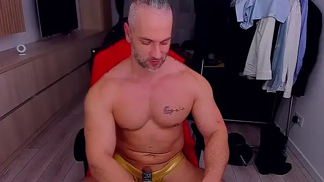 MarisMuscle live sex cam