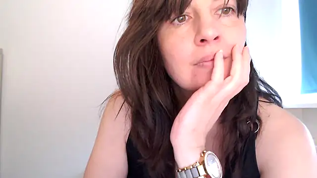 Ella_Next_Door's cam snapshot