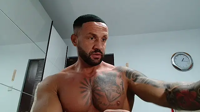 Magnificmuscles89's cam snapshot