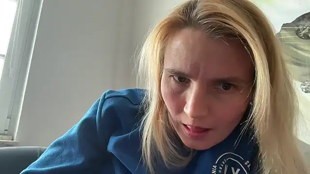 s-te-fan-i's cam snapshot