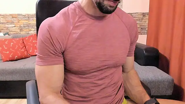 HotHunkTrainer live sex cam